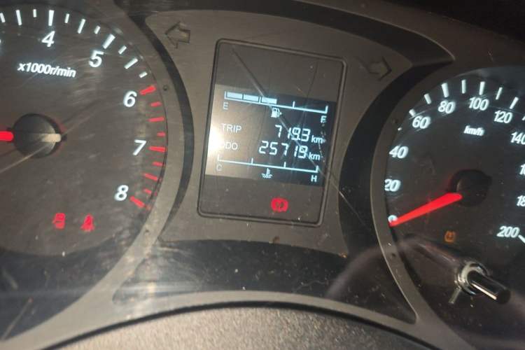 Used Wuling Zhengcheng 2022 2.0L Manual Entrepreneurial Version Odometer Close Up