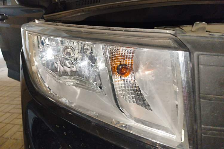 Used Wuling Zhengcheng 2022 2.0L Manual Entrepreneurial Version Right Front Headlight