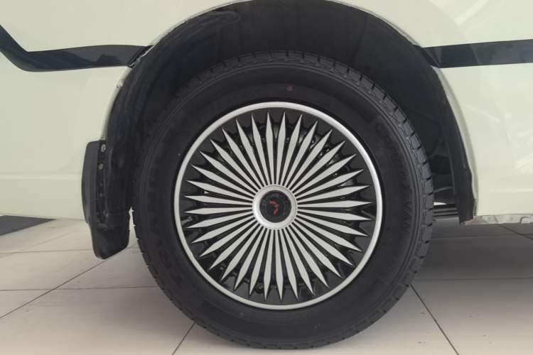 Used Wuling Zhengcheng 2022 2.0L Manual Entrepreneurial Version Right Rear Wheel Hub