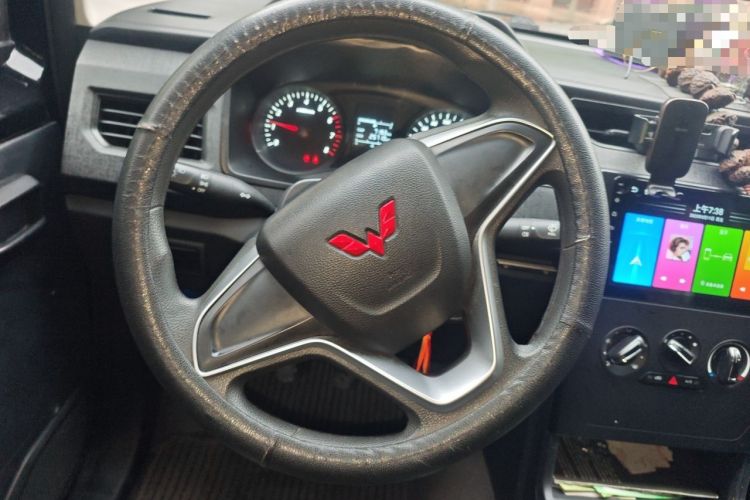 Used Wuling Zhengcheng 2022 2.0L Manual Entrepreneurial Version Steering Wheel