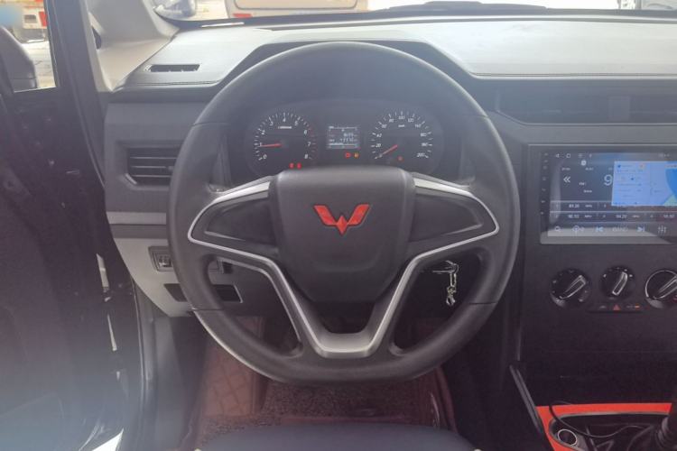 Used Wuling Zhengcheng 2022 2.0L Manual Entrepreneurial Version Steering Wheel