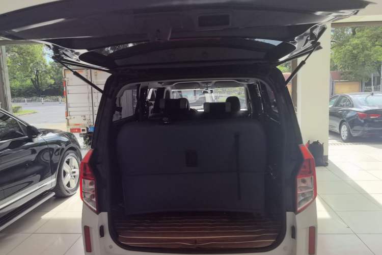 Used Wuling Zhengcheng 2022 2.0L Manual Entrepreneurial Version Trunk
