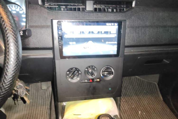 Used Wuling Zhengcheng 2022 2.0L Manual Entrepreneurial Version Audio And AC Panel