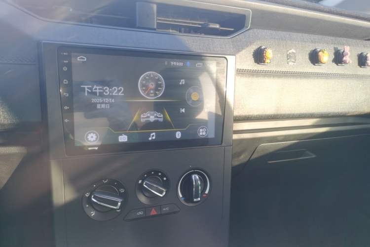 Used Wuling Zhengcheng 2022 2.0L Manual Entrepreneurial Version Audio And AC Panel