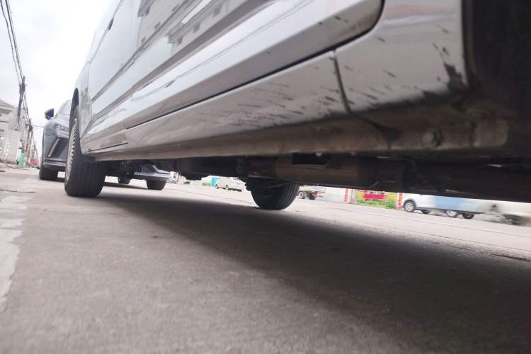 Used Wuling Zhengcheng 2022 2.0L Manual Entrepreneurial Version Chassis Front Right