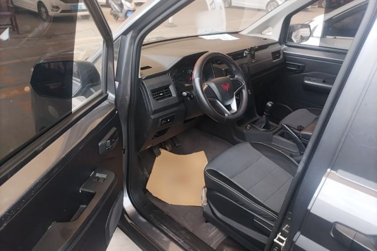 Used Wuling Zhengcheng 2022 2.0L Manual Entrepreneurial Version Driver Seat