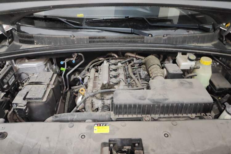 Used Wuling Zhengcheng 2022 2.0L Manual Entrepreneurial Version Engine Bay