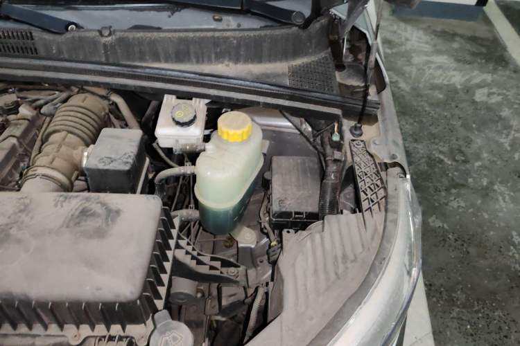 Used Wuling Zhengcheng 2022 2.0L Manual Entrepreneurial Version Engine Bay Left