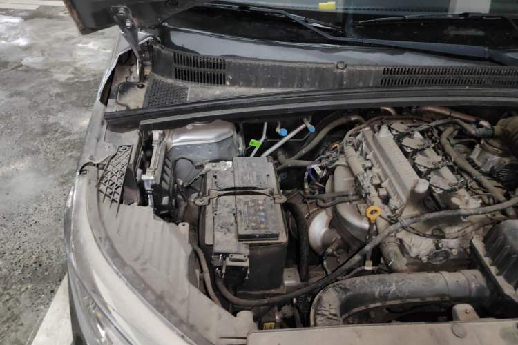 Used Wuling Zhengcheng 2022 2.0L Manual Entrepreneurial Version Engine Bay Right
