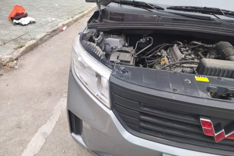 Used Wuling Zhengcheng 2022 2.0L Manual Entrepreneurial Version Engine Bay Right