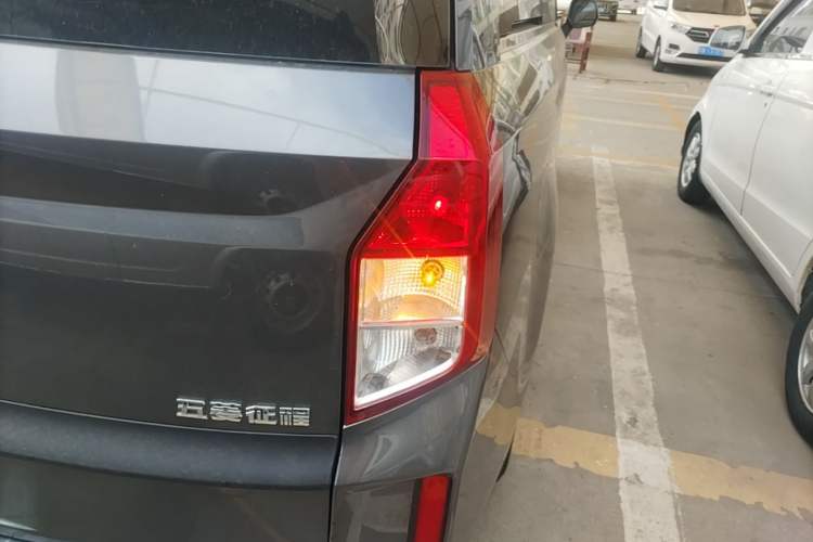 Used Wuling Zhengcheng 2022 2.0L Manual Entrepreneurial Version Exterior 3
