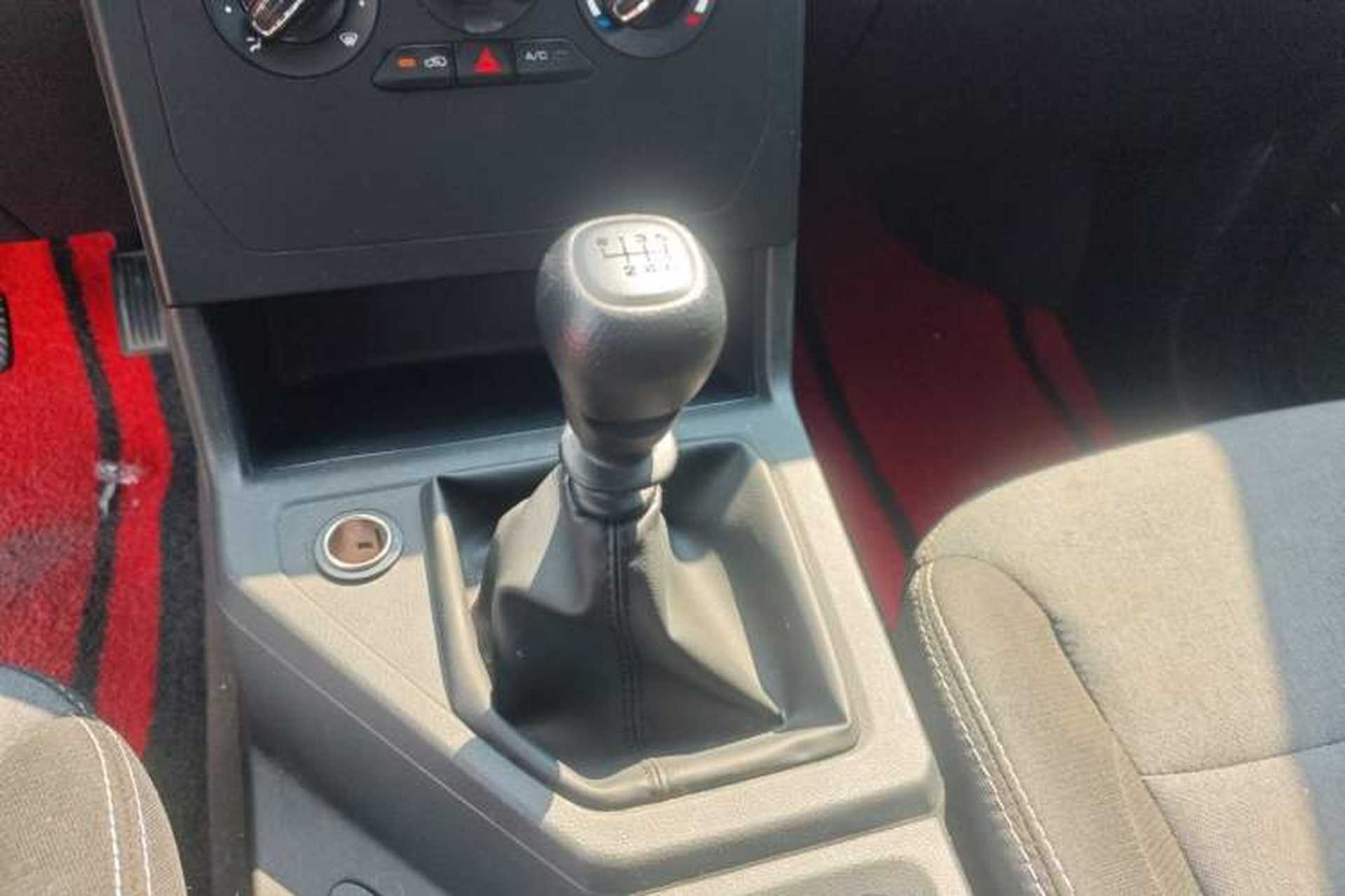 Used Wuling Zhengcheng 2022 2.0L Manual Entrepreneurial Version Gear Lever