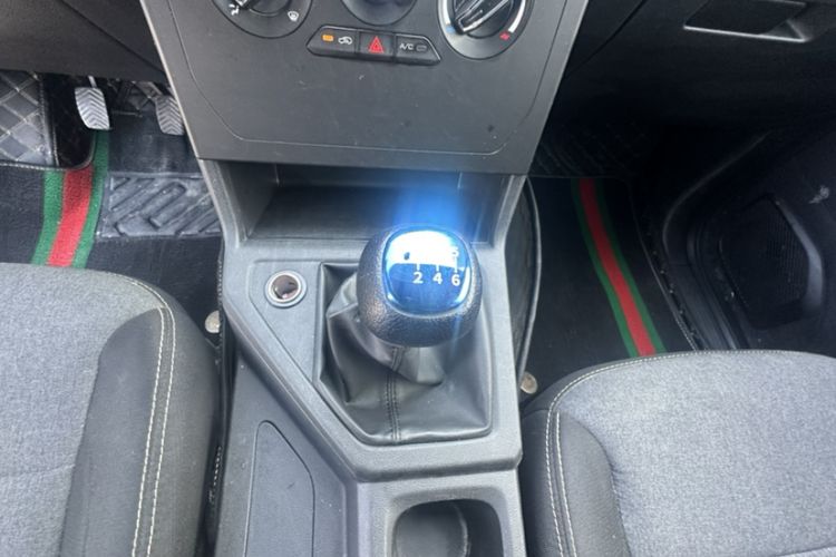 Used Wuling Zhengcheng 2022 2.0L Manual Entrepreneurial Version Interior 5
