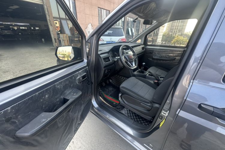 Used Wuling Zhengcheng 2022 2.0L Manual Entrepreneurial Version Interior 6