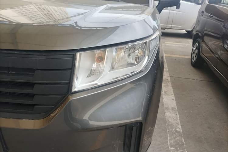 Used Wuling Zhengcheng 2022 2.0L Manual Entrepreneurial Version Left Front Headlight
