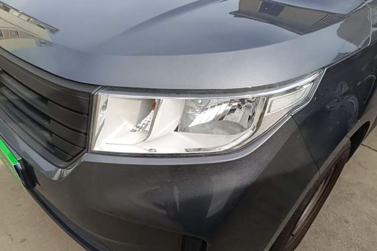 Used Wuling Zhengcheng 2022 2.0L Manual Entrepreneurial Version Left Front Headlight