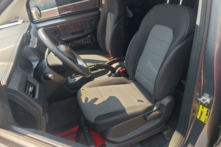 Used Wuling Zhengcheng 2022 2.0L Manual Entrepreneurial Version Left Front Seat