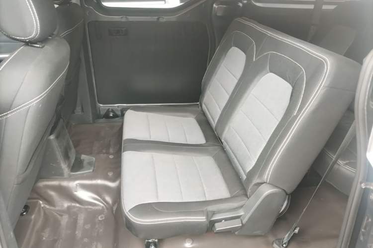 Used Wuling Zhengcheng 2022 2.0L Manual Entrepreneurial Version Left Rear Seat
