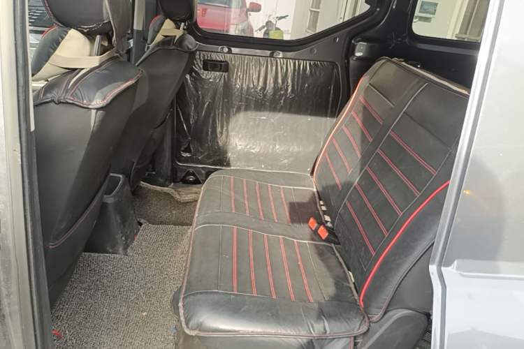 Used Wuling Zhengcheng 2022 2.0L Manual Entrepreneurial Version Left Rear Seat