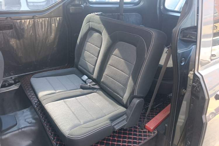 Used Wuling Zhengcheng 2022 2.0L Manual Entrepreneurial Version Left Rear Seat