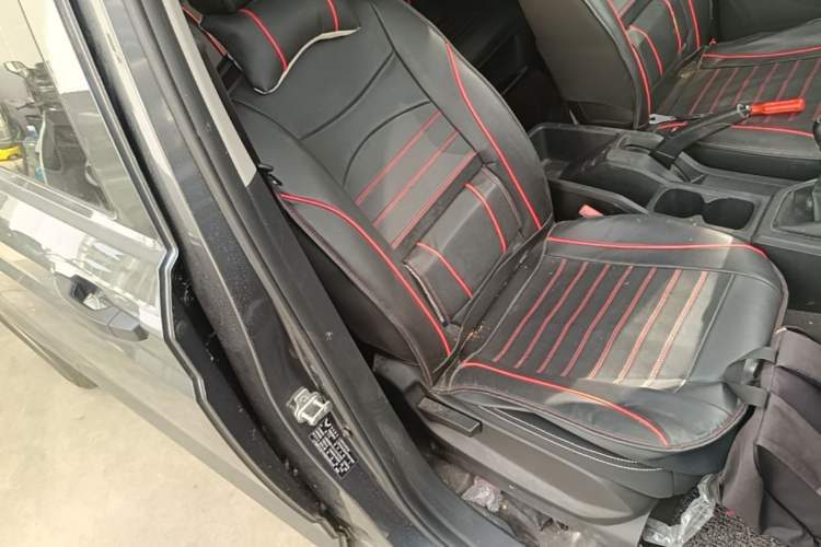 Used Wuling Zhengcheng 2022 2.0L Manual Entrepreneurial Version Right Front Seat