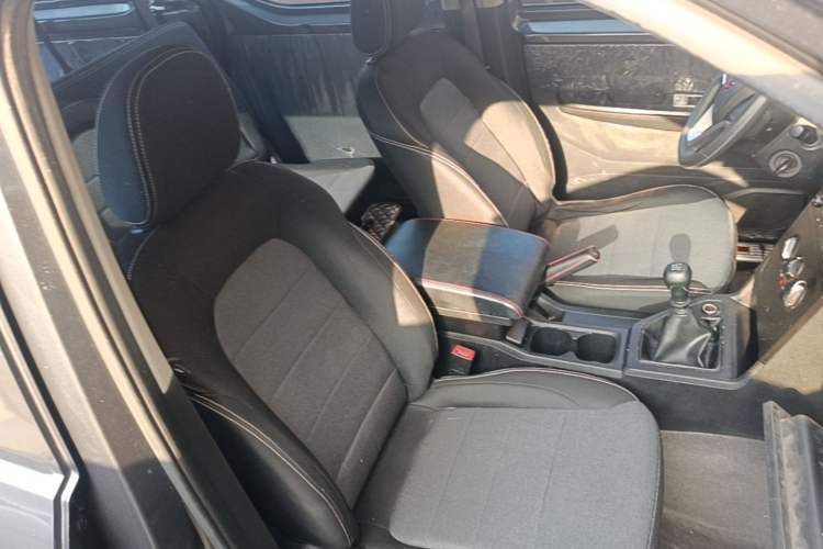 Used Wuling Zhengcheng 2022 2.0L Manual Entrepreneurial Version Right Front Seat
