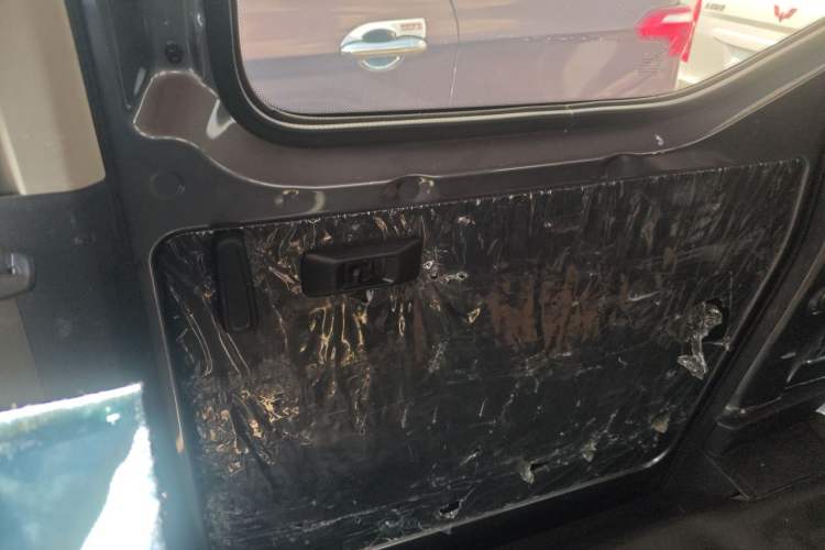 Used Wuling Zhengcheng 2022 2.0L Manual Entrepreneurial Version Right Rear Door Interior