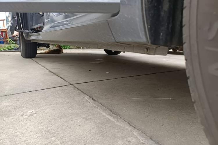 Used Wuling Zhengcheng 2022 2.0L Manual Entrepreneurial Version Right Side Sill
