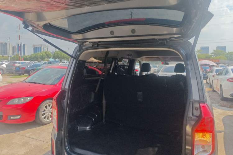 Used Wuling Zhengcheng 2022 2.0L Manual Entrepreneurial Version Trunk