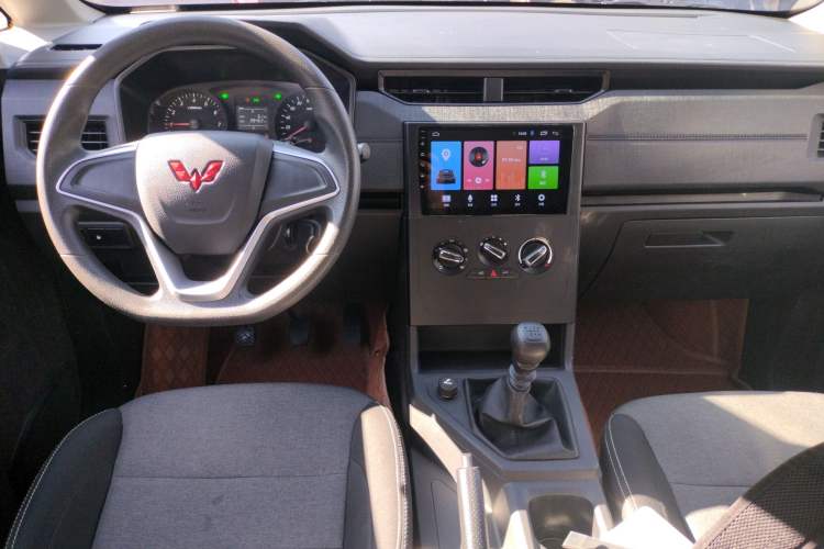 Used Wuling Zhengcheng 2022 2.0L Manual Entrepreneurial Version Interior 2