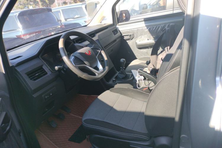 Used Wuling Zhengcheng 2022 2.0L Manual Entrepreneurial Version Left Front Seat