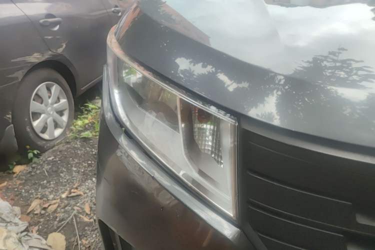 Used Wuling Zhengcheng 2022 2.0L Manual Entrepreneurial Version Right Front Headlight