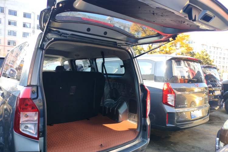 Used Wuling Zhengcheng 2022 2.0L Manual Entrepreneurial Version Trunk