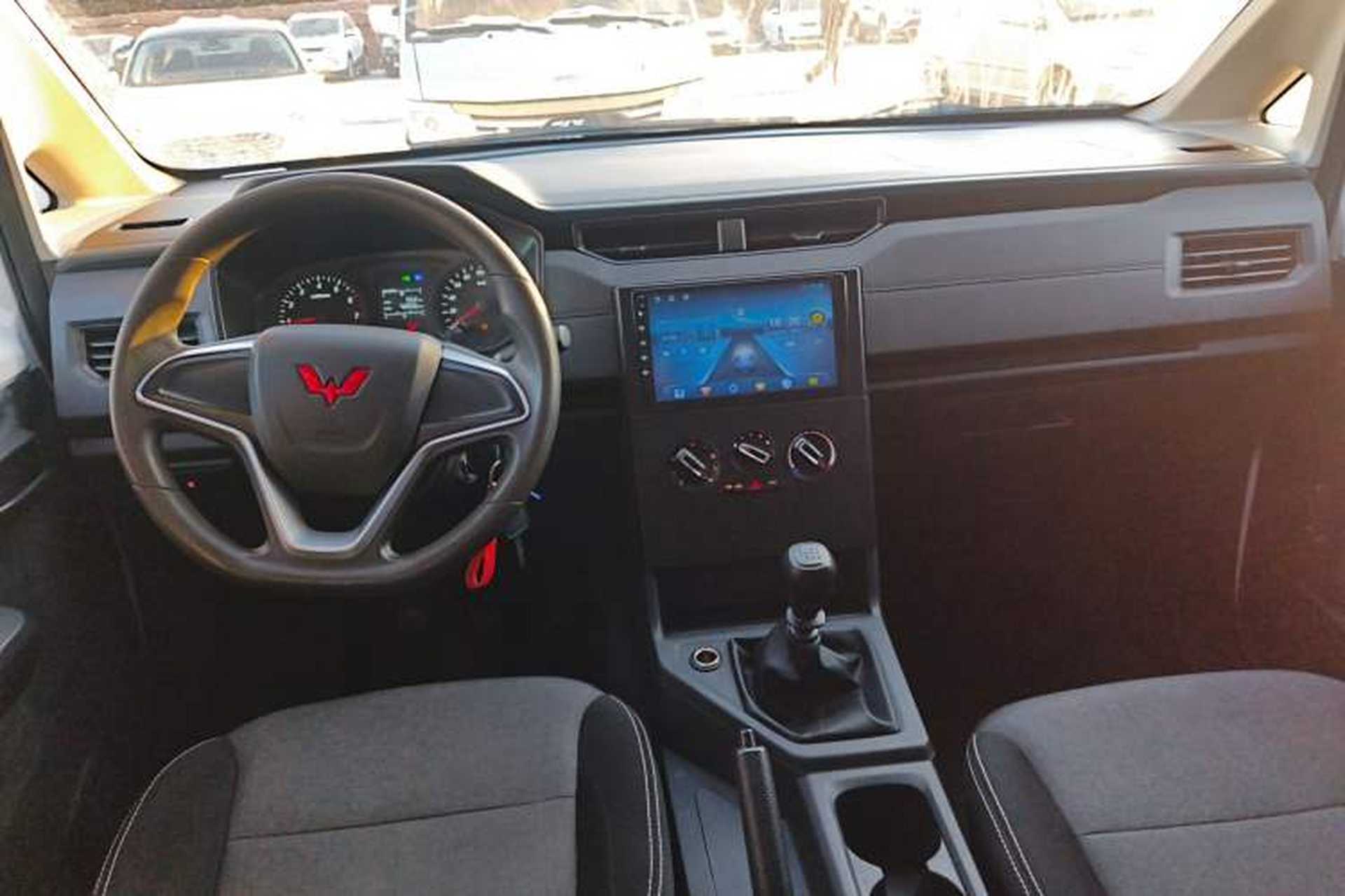 Used Wuling Zhengcheng 2022 2.0L Manual Entrepreneurial Version Center Console