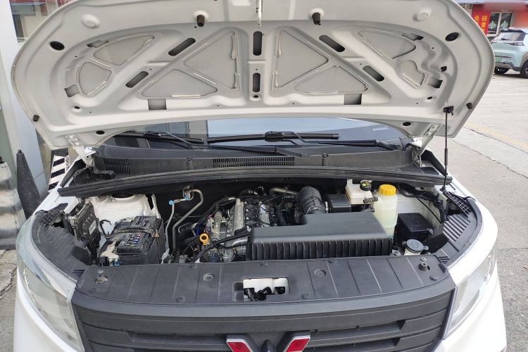 Used Wuling Zhengcheng 2022 2.0L Manual Entrepreneurial Version Engine Bay