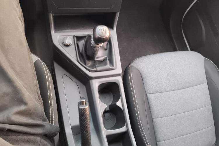 Used Wuling Zhengcheng 2022 2.0L Manual Entrepreneurial Version Gear Lever
