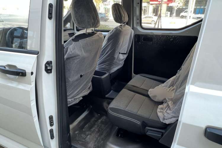 Used Wuling Zhengcheng 2022 2.0L Manual Entrepreneurial Version Interior 2