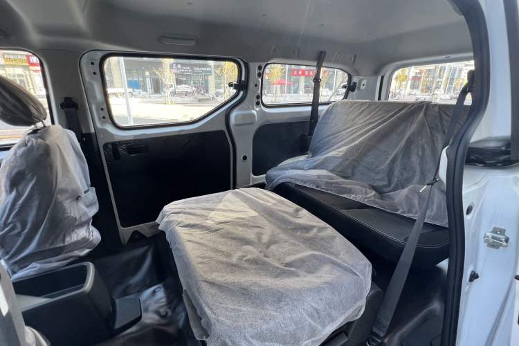 Used Wuling Zhengcheng 2022 2.0L Manual Entrepreneurial Version Interior 3