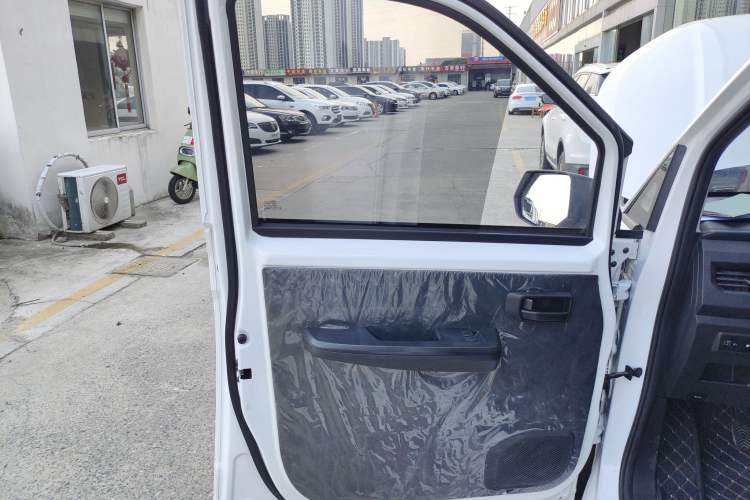 Used Wuling Zhengcheng 2022 2.0L Manual Entrepreneurial Version Left Front Door Interior