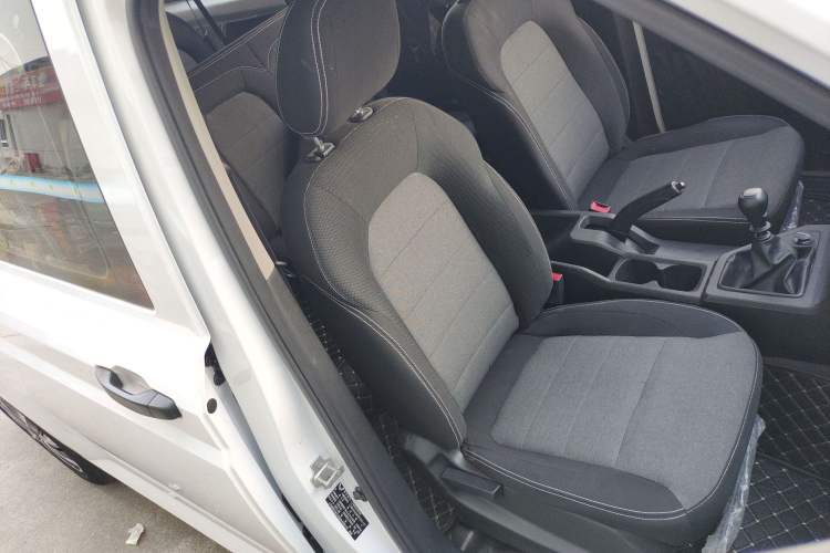 Used Wuling Zhengcheng 2022 2.0L Manual Entrepreneurial Version Right Front Seat