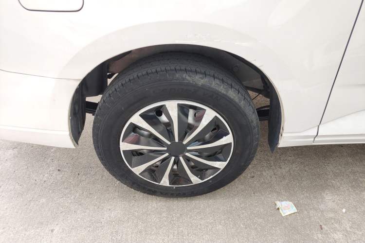 Used Wuling Zhengcheng 2022 2.0L Manual Entrepreneurial Version Right Rear Wheel Hub