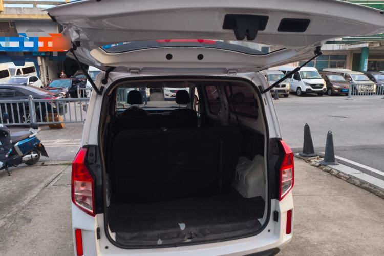 Used Wuling Zhengcheng 2022 2.0L Manual Entrepreneurial Version Trunk
