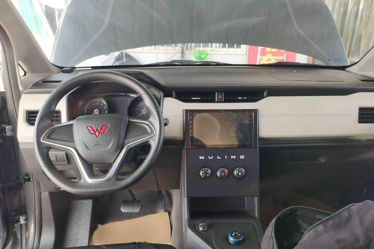 Used Wuling Zhengcheng New Energy 2023 Comfort Model Interior 2