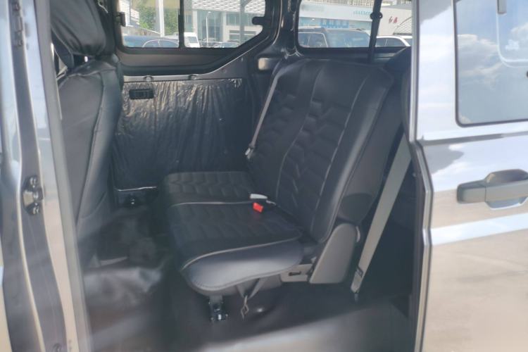 Used Wuling Zhengcheng New Energy 2023 Comfort Model Interior 4