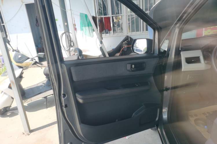 Used Wuling Zhengcheng New Energy 2023 Comfort Model Interior 7