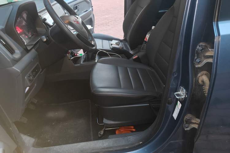 Used Wuling Zhengtu 2021 1.5L Adventure LAR Left Front Seat