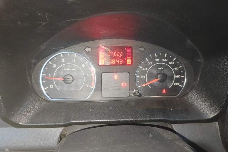 Used Wuling Zhengtu 2021 1.5L Adventure LAR Odometer Close Up
