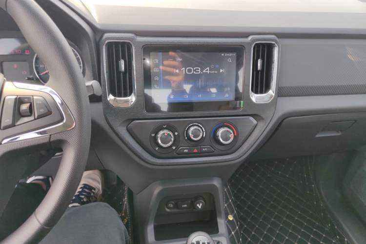 Used Wuling Zhengtu 2021 1.5L Adventure LAR Audio And AC Panel