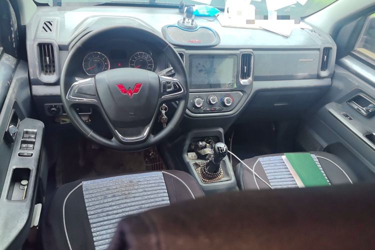 Used Wuling Zhengtu 2021 1.5L Adventure LAR Center Console