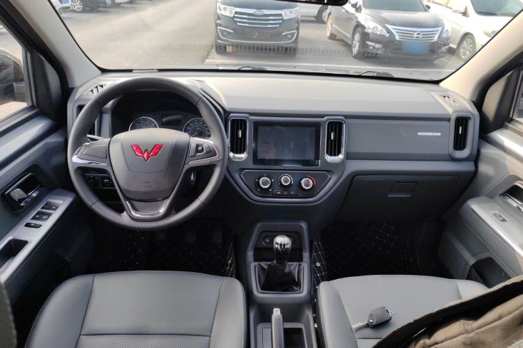 Used Wuling Zhengtu 2021 1.5L Adventure LAR Center Console